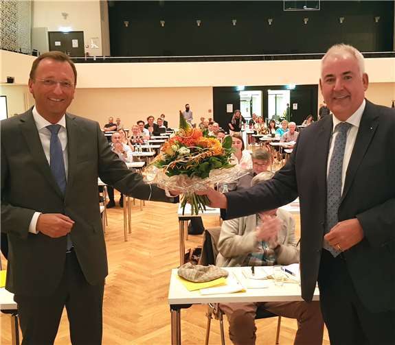 Mark Scherhag (rechts) gratulierte seinem Nachfolger Josef Oster zu seiner Wahl als neuer Vorsitzender des CDU-Kreisverbandes Koblenz.Fotos: CDU Kreisverband Koblenz