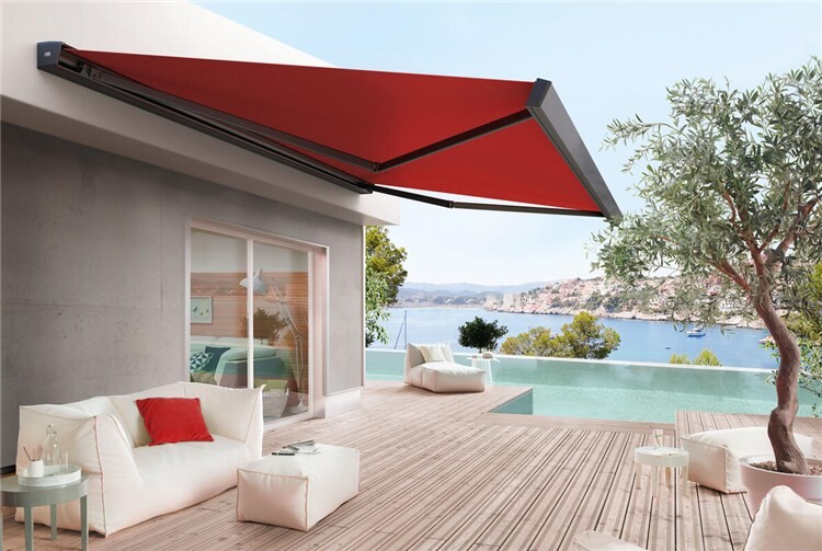 Markise bietet die Gewähr, dass die Terrasse auch im Hochsommer unbeschwert als Zweitwohnzimmer an der frischen Luft genutzt werden kann.