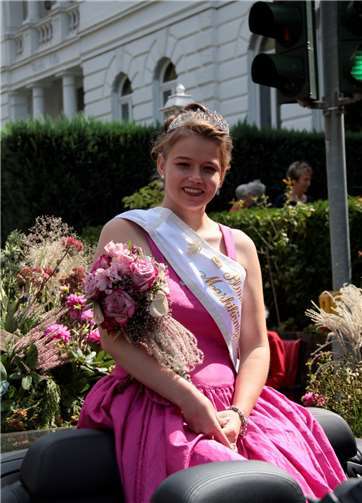 Marktkönigin Laura Lotz.