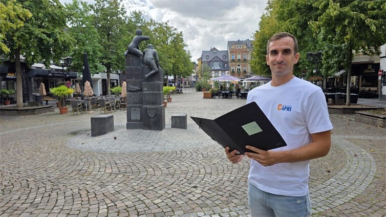 Marktmeister Lars Rittgen hat die Pläne für den Michelsmarkt und den Wochenmarkt stets im BlickFotos: WAMFO.DE