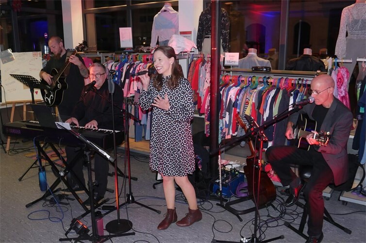 Liverelebnis mit Markus Daniel und Band am 2. Oktober im Second-Hand-Laden der Caritas 