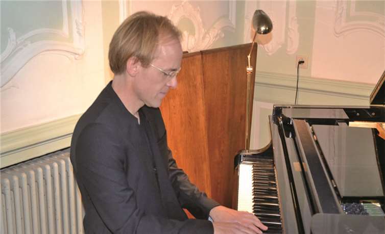 Markus Kreul begeisterte auf der Burg Morenhoven.WEIGERT