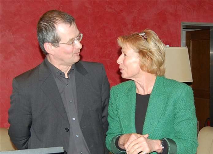 Markus Melchers und Birgit Letschert, die das „forum kultur“ vertrat. -FA-