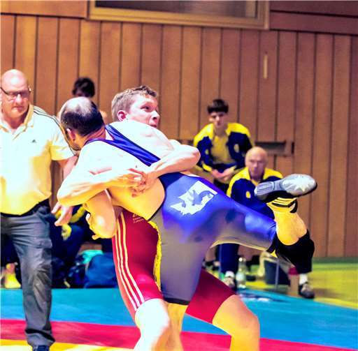 Markus Peifer (rotes Trikot) konnte den letzten Kampf des Tages leider nicht siegreich gestalten.