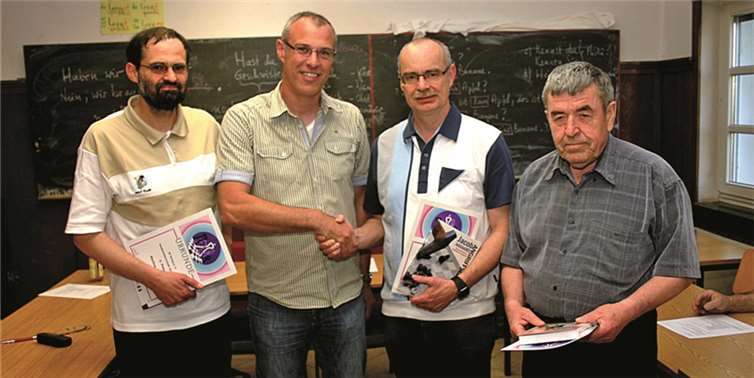 Markus Probst, 2. der Stadtmeisterschaften, Wolfgang Frömbgen, 1. Vorsitzender, Peter van Leyen, Stadtmeister, und Waldemar Resler, 3. der Stadtmeisterschaften.RÜ