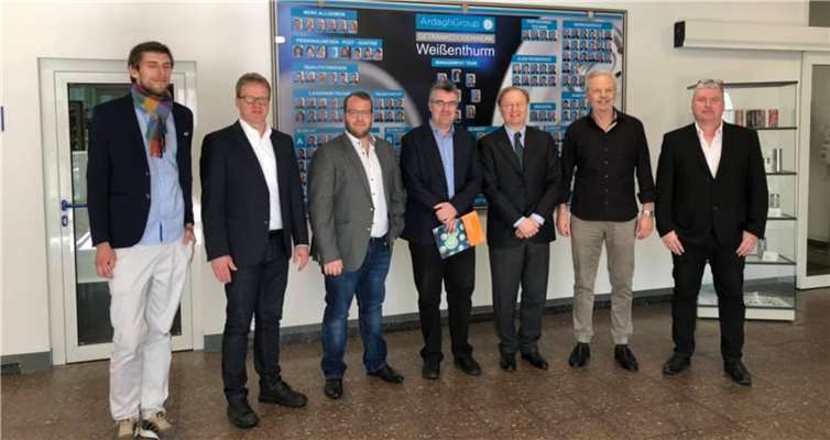 Markus Scheuren (Mitte) und seine Parteifreunde diskutierten mit den Ardagh-Vertretern unter anderem über den EU-Binnenmarkt und die Folgen des „Dosenpfands“. Foto: FDP VG Weißenthurm