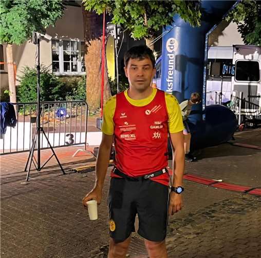 B. Bauer-König mit 10.000 Meter - Sieg in Kastellaun Markus Schmitt – 9.000 m beim Mitternachtslauf in Kröv – 3. M 45.