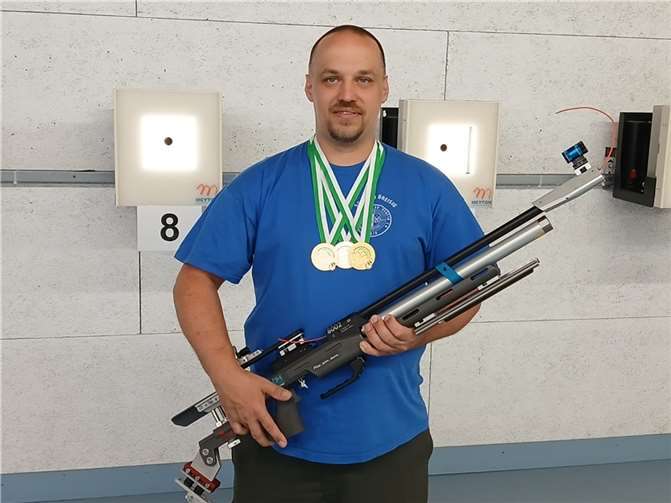 Markus Strang konnte sich in den Disziplinen Luftgewehr Auflage, Kleinkaliber 50m Auflage und Kleinkaliber 100m Auflage jeweils den Landesmeistertitel sichern.  Foto: SSV Bad Breisig