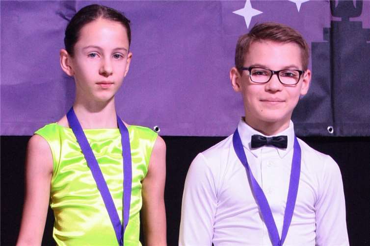 Marlene und Jan-Erik belegen beim Winter-Dance-Festival Platz 3 (Kinder II Standard). Foto: Annika Enders