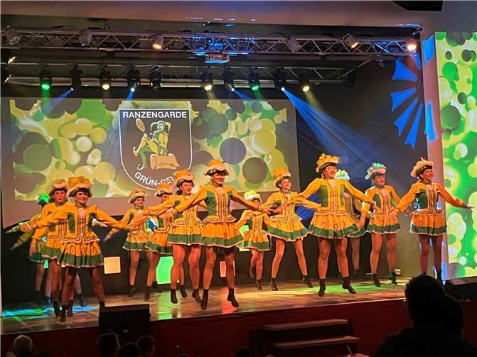 Marsch der Großen Garde der Ranzengarde Grün-Gelb.