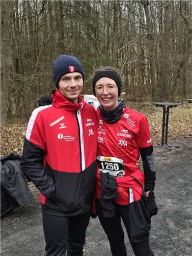 Sechs Stundenlaufmit Silber und Bronze Martha König und Benjamin Bauer-König nach dem Zieleinlauf in Laubach: Bronze und Silber nach sechs Stunden – konnten trotzdem noch lächeln.