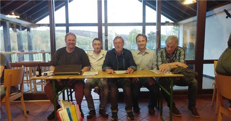 Martin Bohle (Geschäftsführer), Andreas Fassbender (neuer 1. Vorsitzender), Jochen Bois (Kassenwart und Jugendleiter), Hanno Immenkötter (Mitgliederverwaltung) und Klaus Klünker (2. Vorsitzender). Privat