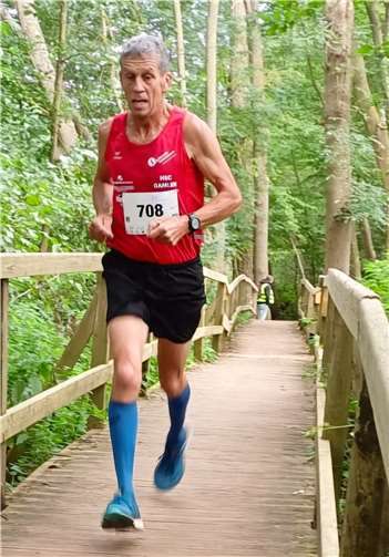 Martin Burgmer über 10.000 m auf Erfolgskurs : Pl. 11 / 1. M 60 ( von 175 TN).