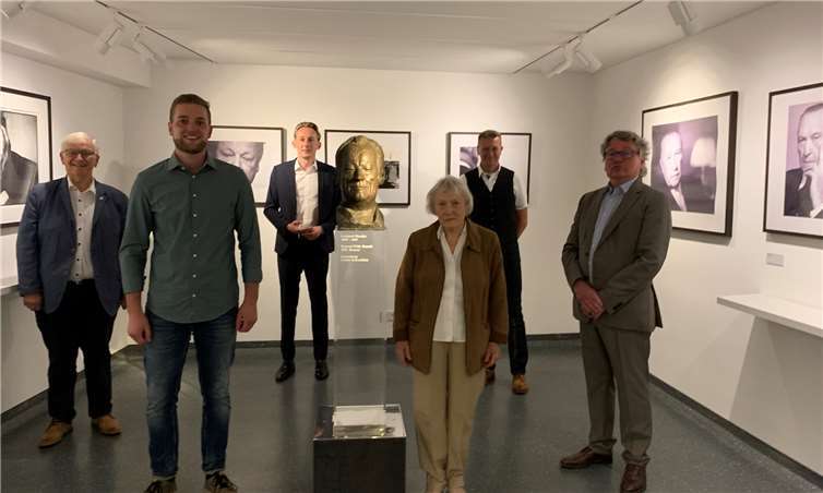 Martin Diedenhofen (2.v.l.) und Marc Ruland (3.v.l.) haben das Willy-Brandt-Forum in Unkel besucht. Foto: privat