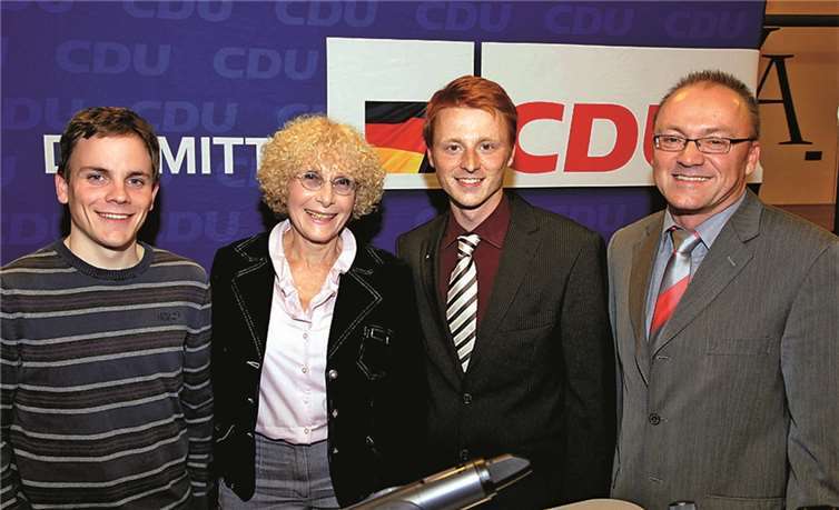 Martin Efferz, Helga Dohmganz, Florian Schneider und Michael Schneider (v.l.) wollen in den Kreistag. privat