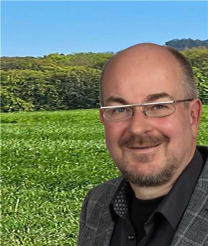 Martin Flöck tritt als überparteilicher Kandidat für das Amt des Ortsbürgermeisters in Kasbach-Ohlenberg an.  Foto: privat