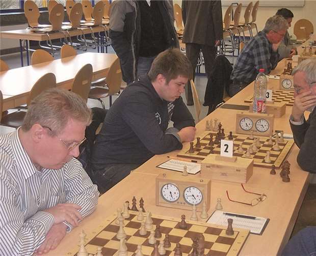 Martin Lukas (l.) und Mathias Koslowski spielten Remis.