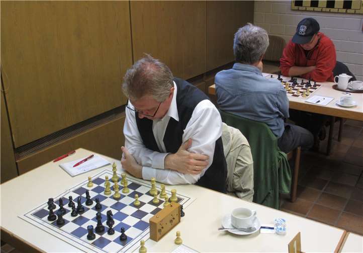 Martin Lukas spielte remis an Brett. privat