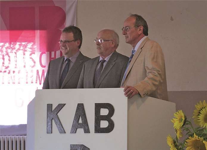 Martin Mohr, Peter Kaiser Vorsitzender und Winfried Neihs blickten gemeinsam auf die erfolgreiche Arbeit des Ortsverbands zurück.