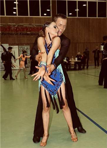 Martin Schulz und Alexandra Nikulina (Landesmeister Jugend A und Hauptgruppe A Latein 2021).Quelle: TGC Redoute