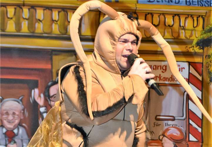 Martin Steinhauer als Borkenkäfer begeisterte und prangerte die zweibeinigen Umweltsünder an.