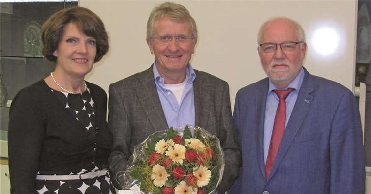 Martina Koch, Vorsitzende der SPD-Ratsfraktion, und Dietmar Danz, Vorsitzender der Rheinbacher SPD, freuen sich auf die Zusammenarbeit mit Joachim Steig (M.).privat