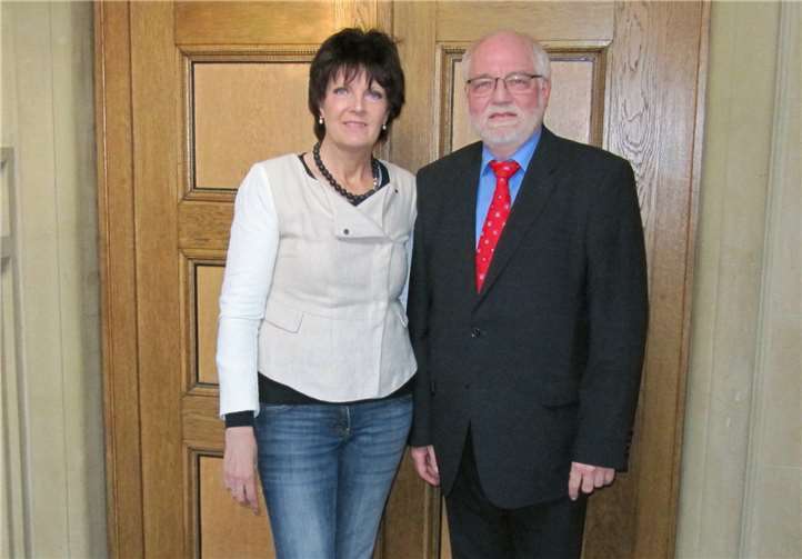 Martina Koch und Dietmar Danz unterstützen den jüngsten Bürgerantrag zur Verlegung von Stolpersteinen. privat