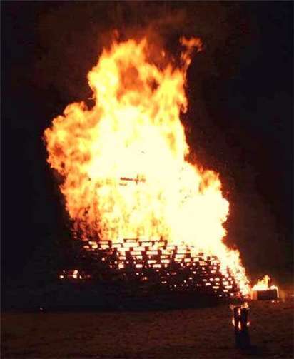 Martinsfeuer in Mülhofen. Kirmesgesellschaft