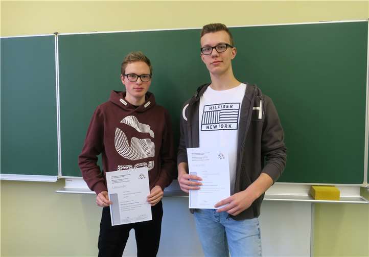Marvin Alberts (links) und Kieran Didi (rechts) vom Erzbischöflichen St.-Joseph-Gymnasium.privat