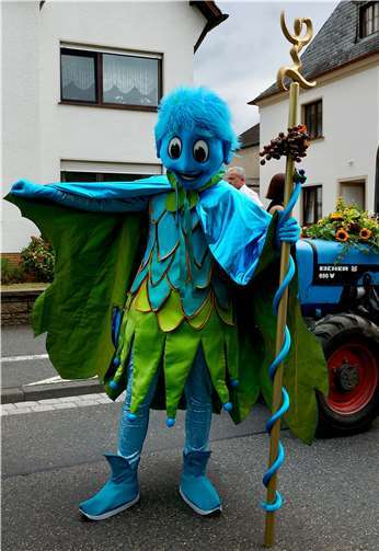 •Maskottchen Ahrvin war erstmals auch dabei.