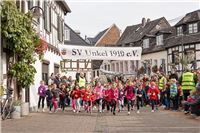 Massenstart der Schülerinnen D 2018. Fotos: Rudolf Weichsel und Olaf Radcke