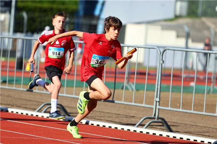 Mateo Tavano gewann beim Sportfest in Neuwied im Dreikampf die Einzelwertung in der M11 und im Team die Mannschaftswertung der U12 sowie mit der 6x 50 Meter Staffel der U12.Foto: LG Rhein-Wied
