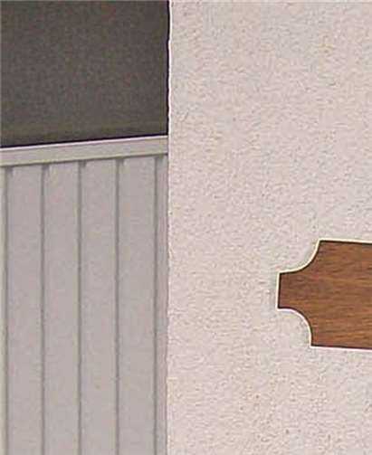 Maternus Pötz präsentiert das neue Kreuz. privat