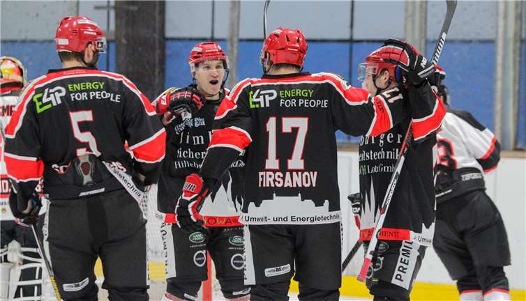 Matt Fischer und Co jubeln - hier beim Heimsieg gegen Neuss.fischkoppMedien/EGDL