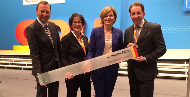 Matthias Lammert, Josef Oster und Jutta Krekel trafen Julia Klöckner beim 28. CDU-Parteitag in Karlsruhe.privat