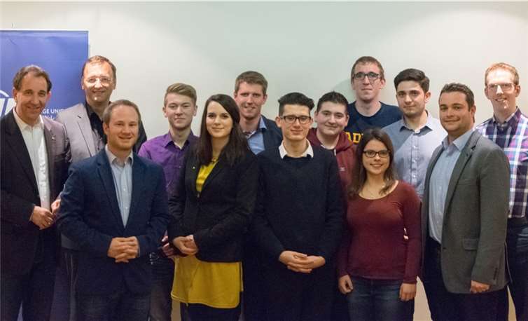 Matthias Lammert (v.l.), Josef Oster, Dennis Maxeiner, Alexander Krapf, Flavia Schadt, Marcel Willig, Jan May, Paul Schoor, Anna Hendlinger, Thomas Bonn, Kevin Vogelpoth, Torsten Welling und Lars Gemmer.privat