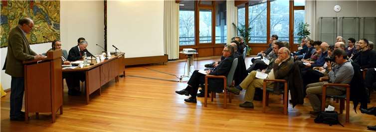 Matthias Metzmacher, Pfarrer für gesellschaftliche Verantwortung der evangelischen Kirche Rhein-Lahn, verwies beim Rhein-Lahn Wirtschaftsforum darauf, dass es ein Skandal sei, wenn in Deutschland mit „Geiz ist geil“-Mentalität Kinder und andere Menschen auf der Welt ausgebeutet würden.Rhein-Lahn-Kreis