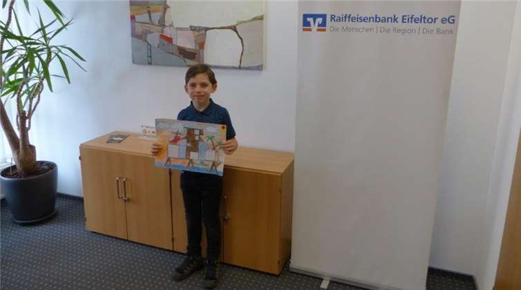 Matthis Brinkmann aus Kaisersesch zeigt stolz sein Meisterwerk. Foto: privat