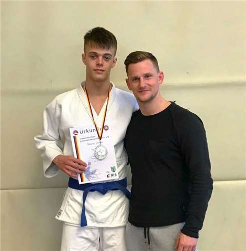 Maurice Leifgen und Trainer Benni Franken.Foto: privat