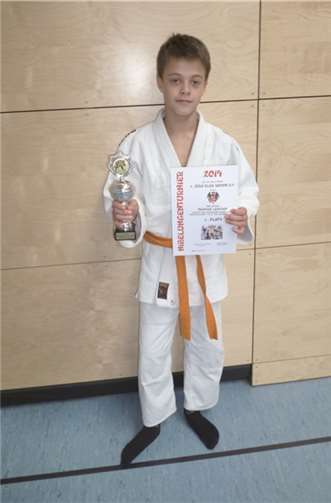 Maurice Leufgen -43 kg, belegt den ersten Platz, SVU.