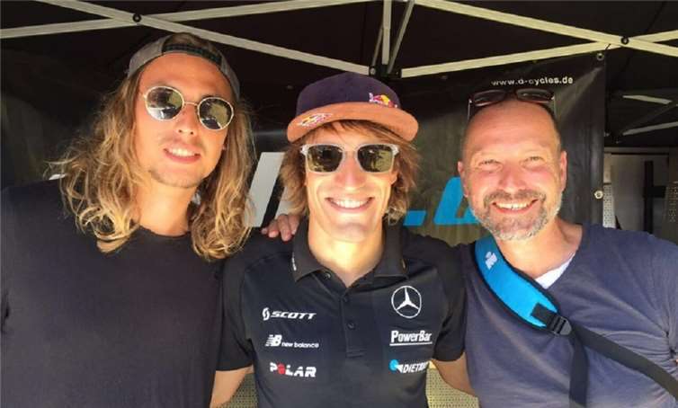 Max und Pit mit späterem Gewinner und Profi-Triathlet Sebastian Kienle. privat