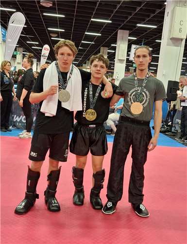 Erfolge beim „Fibo Cup“ Maxim Stieben (mitte) Kämpfer des Tages.