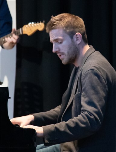 Maximilian Friedrich geht mit dem Schulchor neue Wege.