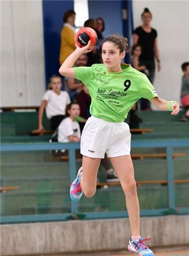 Maya Zerwas beim Wurf. privat