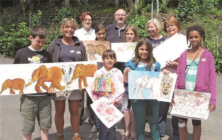 Mayen. Auch in diesem Jahr gestalteten die Kinder der Spiel- und Lernstube Germanenstraße beim Workshop im Atelier von Richard Frensch unter Anleitung der Künstlerinnen Gisela Irmtrud Keiffenheim und Christina Weise von der Künstlergruppe Augstmühle wunderschöne Werke aus Ton und verschiedenen Maltechniken. An zwei Tagen waren die Kinder mit ihrer Leiterin Brigitte Witzschel auf Einladung des Deutschen Kinderschutzbundes Mayen-Andernach e.V. mit Spaß bei der Sache und präsentieren hier einen gelungenen Ausschnitt ihrer zahlreichen mit Fleiß gefertigten Werke.privat