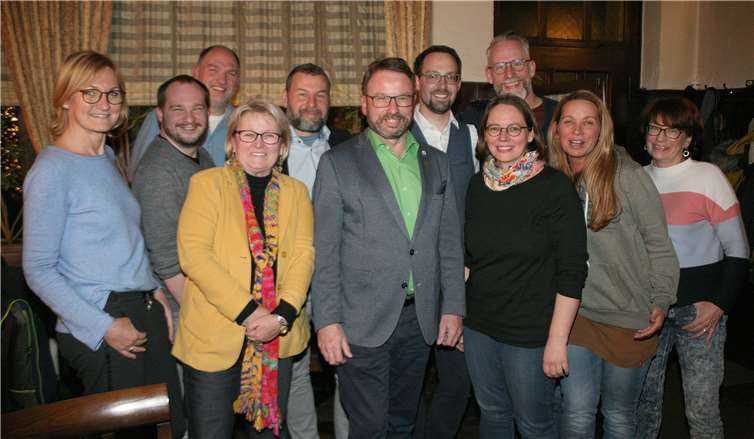 Mayens Oberbürgermeister Wolfgang Treis wurde von den Mayener Mitgliedern seines Grünen Ortsverbandes Mayen-Vordereifel einstimmig für eine zweite Amtsperiode nominiert. Fotos: WE