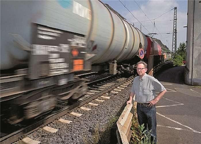 MdB Erwin Rüddel möchte den Bahnlärm effektiv bekämpfen. privat