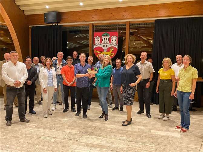 MdB Mechthild Heil und die neue Vorsitzende des CDU-Stadtverbandes Remagen Herta Lauer im Kreise einiger Mitglieder.Foto: CDU Stadtverband Remagen