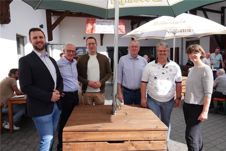MdL Guido Orthen, Bürgermeister Achim Juchem und Vertreter der CDU-Grafschaft im Anschluss an die Kundgebung im Dorfgemeinschaftshof in Birresdorf