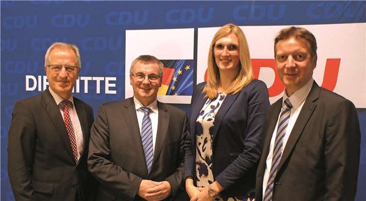 MdL Josef Dötsch (stellvertretender Kreisvorsitzender, Kreistagsmitglied), Landrat Dr. Alexander Saftig, Selina Reim (Kreistagsmitglied) und Horst Hohn (Fraktionsgeschäftsführer, Kreistagsmitglied) (v.l.n.r.). privat